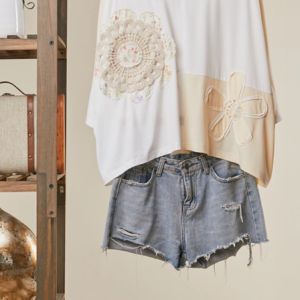 Mello Embroidered Chest Patch Knit Top with Floral